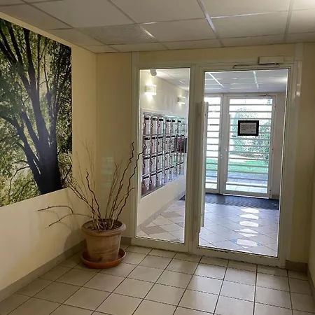 Le Nomade, Parc Montcalm Et Stationnement Privé *